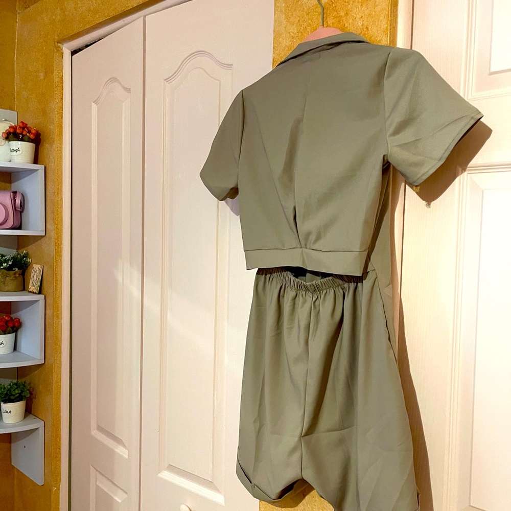 ✨gray romper ✨ - Picture 2 of 4